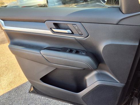 Used 2025 GMC Terrain Elevation w/ Technology Package II image 21