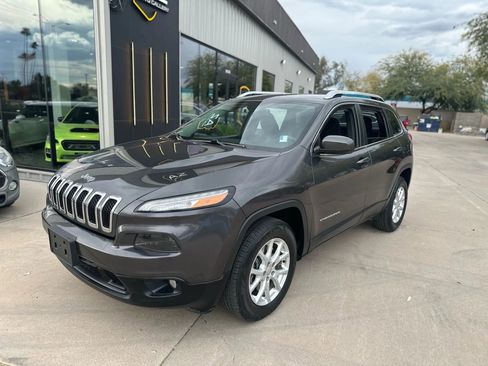 Used 2015 Jeep Cherokee Latitude image 3