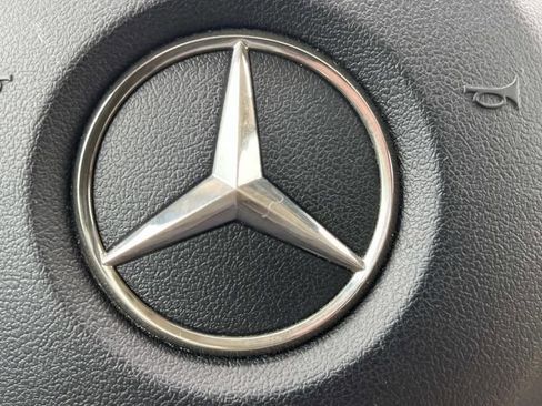 Used 2017 Mercedes-Benz GLA 250 4MATIC image 35