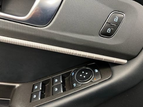 Used 2025 Ford Explorer ST-Line w/ ST-Line Street Pack image 12