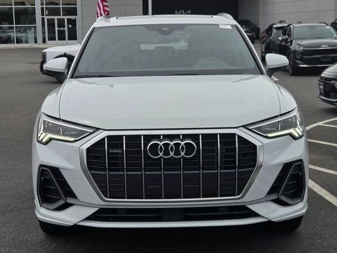 Used 2023 Audi Q3 2.0T Premium Plus w/ Premium Plus Package AWD/4WD image 2