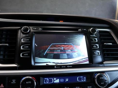 Used 2016 Toyota Highlander Plus image 18
