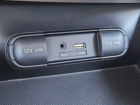 Used 2017 Kia Soul EV + image 32