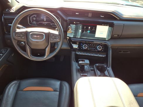 Used 2024 GMC Sierra 1500 AT4 w/ Technology Package AWD/4WD image 13