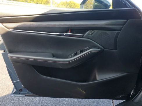 Used 2024 MAZDA MAZDA3 s image 29