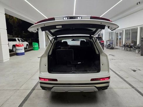 Used 2025 Audi Q7 3.0T Premium Plus image 40