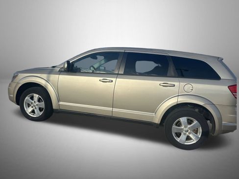 Used 2009 Dodge Journey SXT w/ Rear Seat Video Group image 4