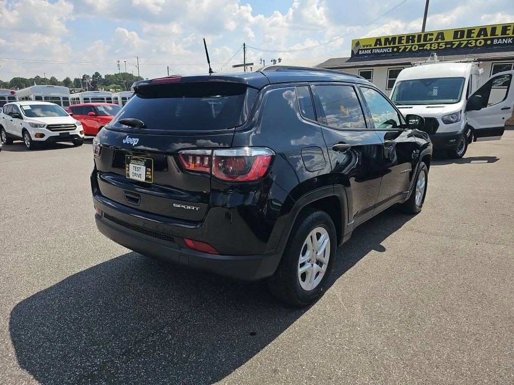 Used 2018 Jeep Compass Sport FWD image 9