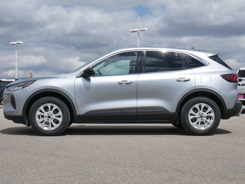 Used 2024 Ford Escape Active AWD/4WD image 3