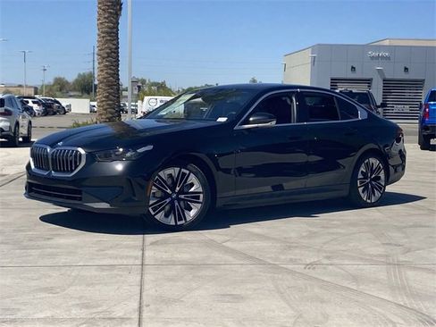 New 2026 BMW i5 eDrive40 image 2