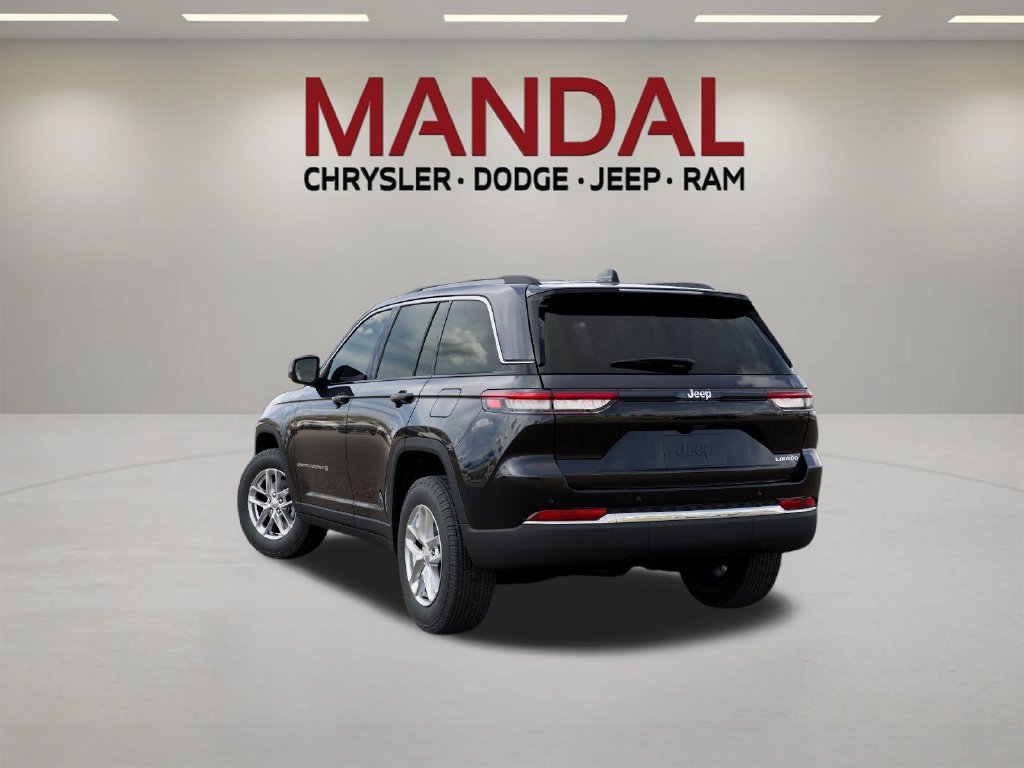 New 2026 Jeep Grand Cherokee Laredo RWD image 3