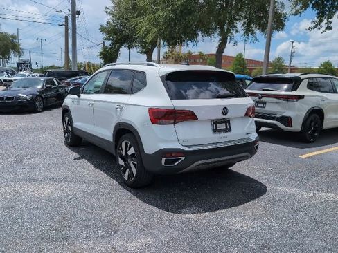 Used 2023 Volkswagen Taos SEL AWD/4WD image 4