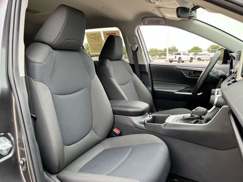Used 2024 Toyota RAV4 LE AWD/4WD image 25