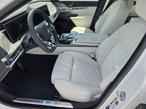 New 2026 BMW 760i xDrive w/ Executive Package image 7