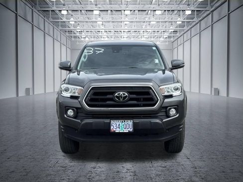 Used 2022 Toyota Tacoma SR5 AWD/4WD image 9