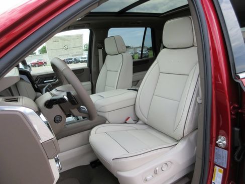 New 2026 GMC Yukon Denali w/ Sun & Power Step Package AWD/4WD image 9