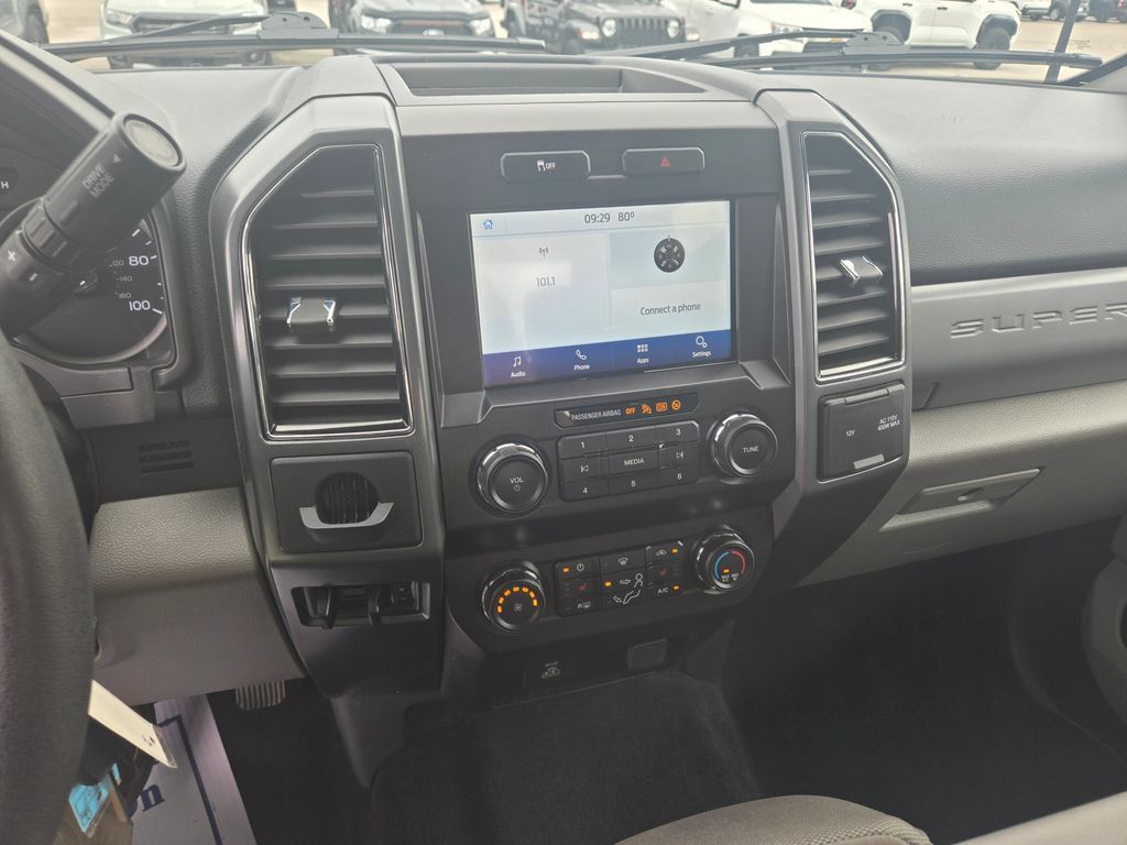 Used 2022 Ford F250 XLT w/ XLT Premium Package RWD image 9