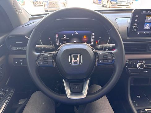 Used 2025 Honda Pilot Elite image 24