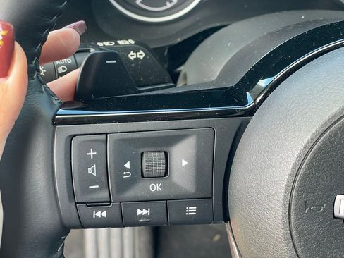 Certified 2022 Nissan Pathfinder SL w/ SL Premium Package image 15