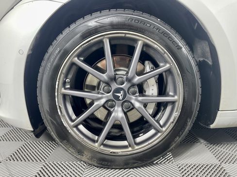 Used 2020 Tesla Model 3 image 9
