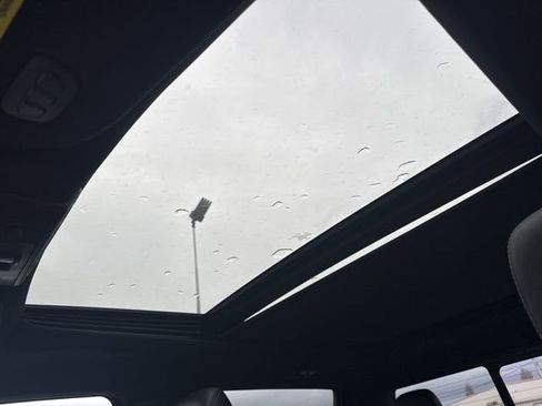 Used 2022 Ford F350 Lariat w/ Camper Package image 32