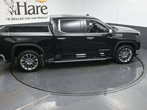 Used 2023 GMC Sierra 1500 SLT w/ SLT Premium Plus Package AWD/4WD image 37