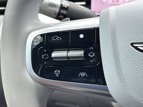Certified 2026 Genesis GV70 2.5T Advanced AWD/4WD image 22