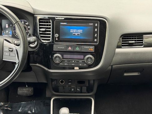 Used 2018 Mitsubishi Outlander LE FWD image 13