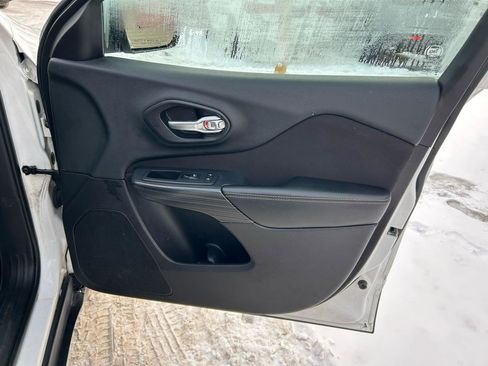 Used 2016 Jeep Cherokee Latitude w/ Comfort & Convenience Group image 14