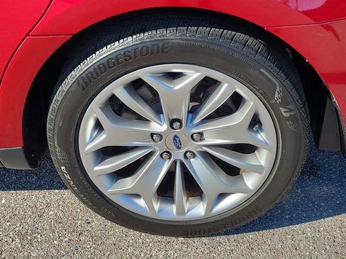 Used 2018 Ford Taurus Limited w/ Driver Assist Package FWD image 7