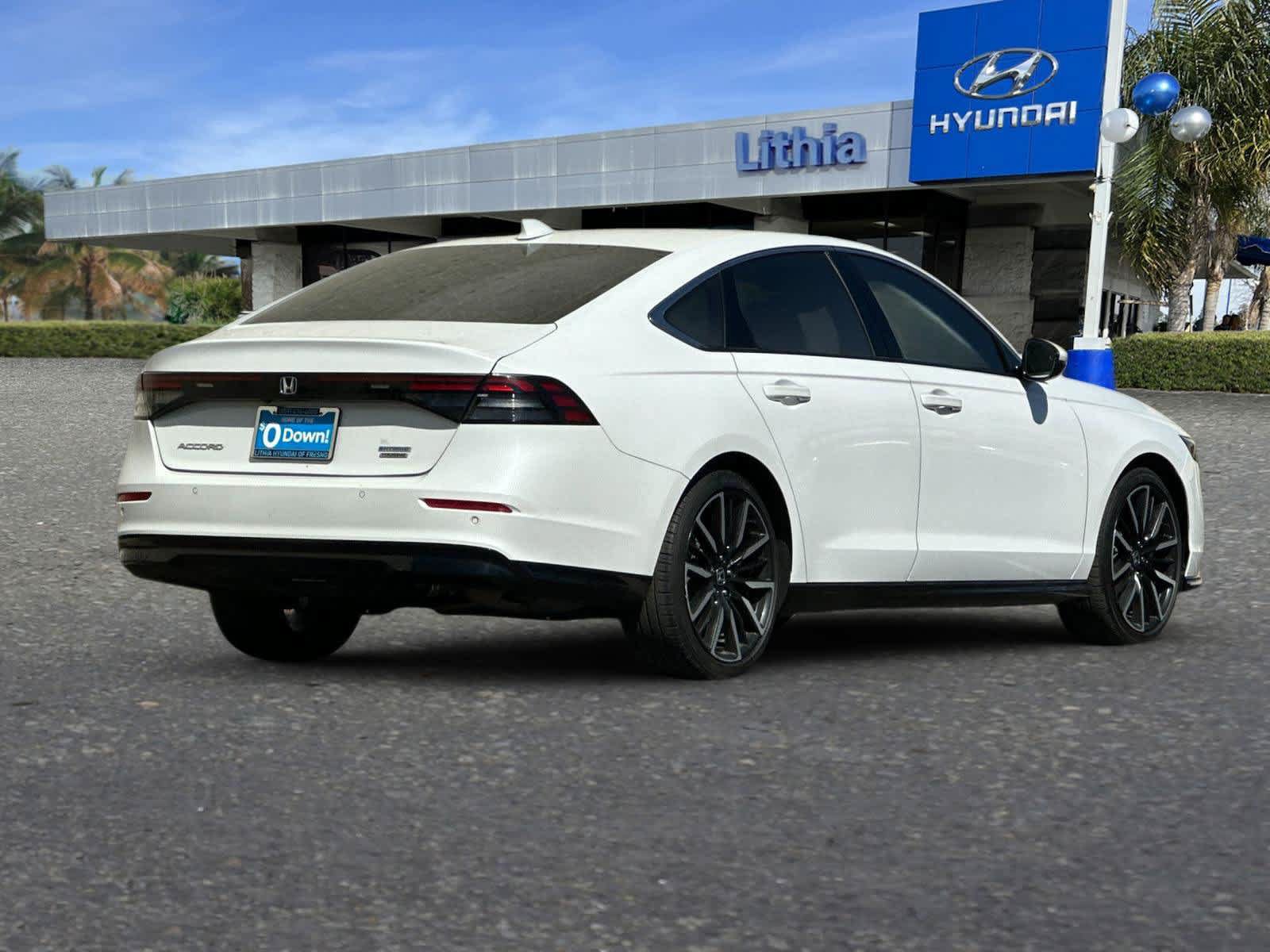 Used 2023 Honda Accord Touring image 3
