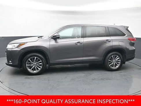 Certified 2019 Toyota Highlander XLE image 2