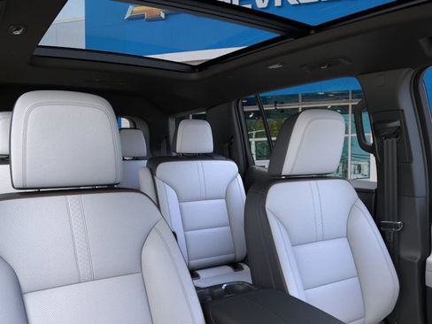 New 2026 Chevrolet Traverse High Country w/ LPO, Floor Liner Package AWD/4WD image 24