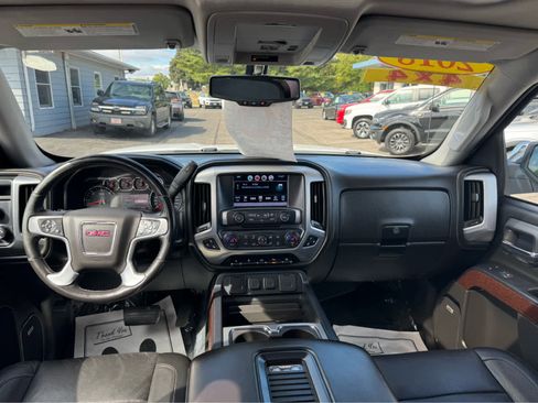 Used 2018 GMC Sierra 1500 SLT w/ SLT Premium Package image 4