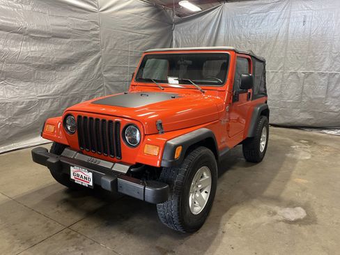 Used 2005 Jeep Wrangler X AWD/4WD image 3