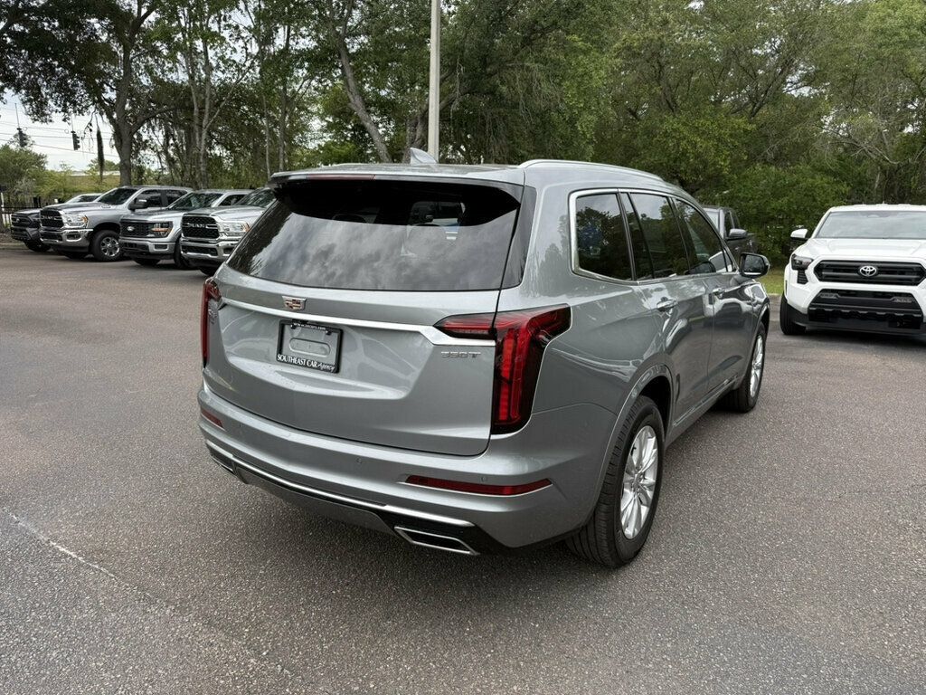 Used 2024 Cadillac XT6 Luxury FWD image 11