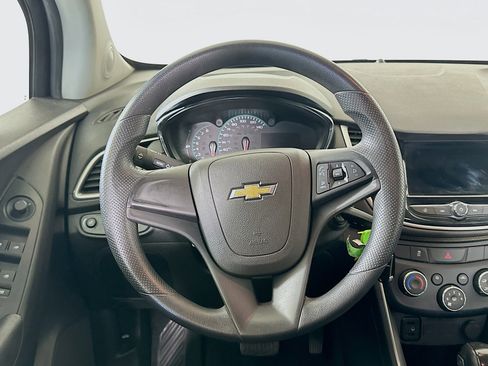 Used 2019 Chevrolet Trax LS image 17