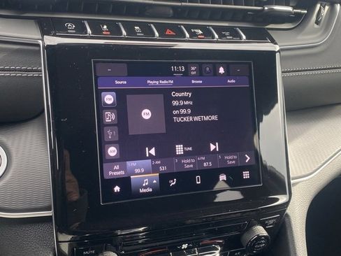 New 2025 Jeep Grand Cherokee L Laredo image 21