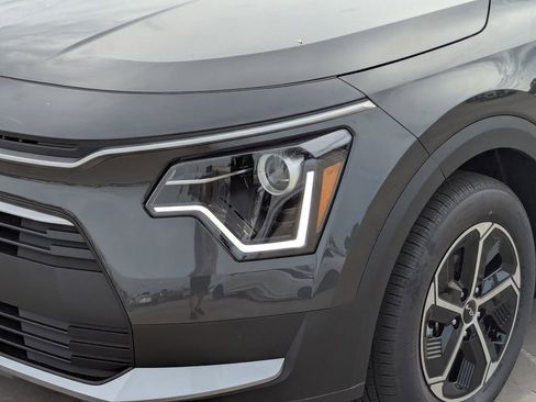 New 2026 Kia Niro EX FWD image 10