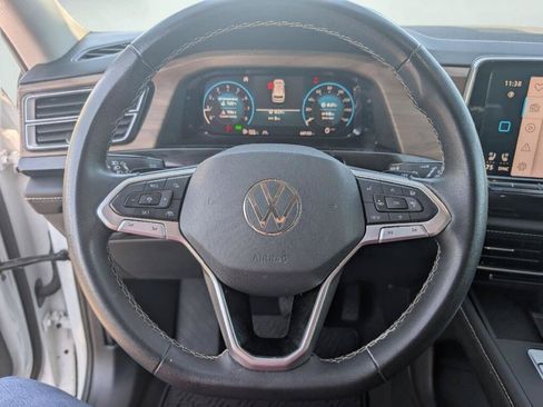Used 2024 Volkswagen Atlas SE AWD/4WD image 10