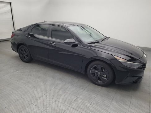 Used 2022 Hyundai Elantra SEL w/ Convenience Package FWD image 11