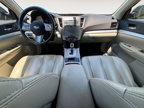 Used 2010 Subaru Outback 2.5i Premium AWD/4WD image 10