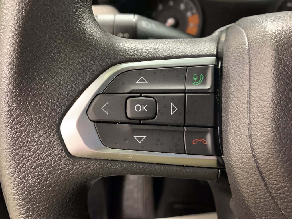 Used 2025 Jeep Compass Sport AWD/4WD image 9