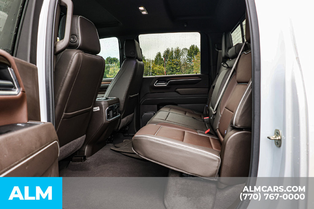 Used 2025 GMC Sierra 3500 Denali w/ Technology Package AWD/4WD image 18
