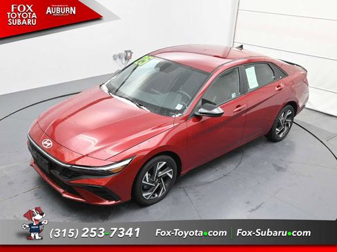 Used 2025 Hyundai Elantra SEL image 30