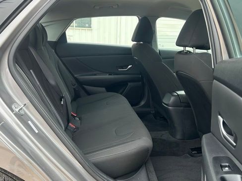 Used 2023 Hyundai Elantra SEL w/ Convenience Package image 20