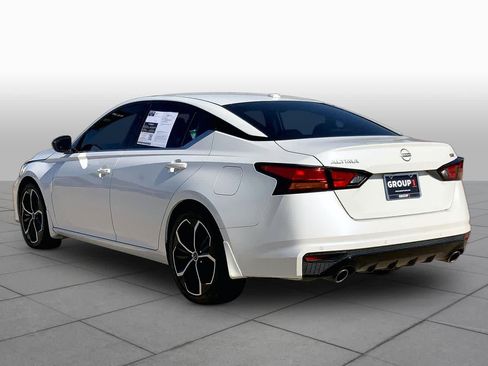 Used 2024 Nissan Altima 2.5 SR w/ SR Premium Package FWD image 11