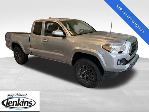 Used 2020 Toyota Tacoma SR5 w/ SR5 Appearance Package (SM) AWD/4WD image 1