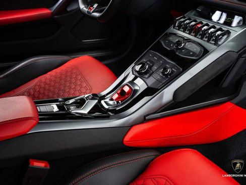 Used 2019 Lamborghini Huracan LP 580-2 image 42