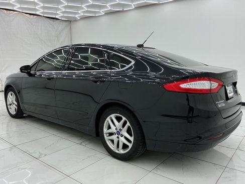Used 2014 Ford Fusion SE w/ Equipment Group 202A FWD image 7